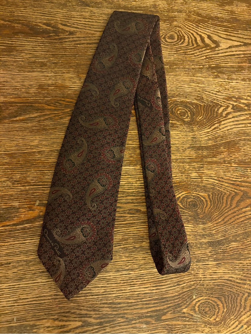 OSCAR DE LA RENTA Burgundy red Paisley Textured 100% Silk Tie 56x3”